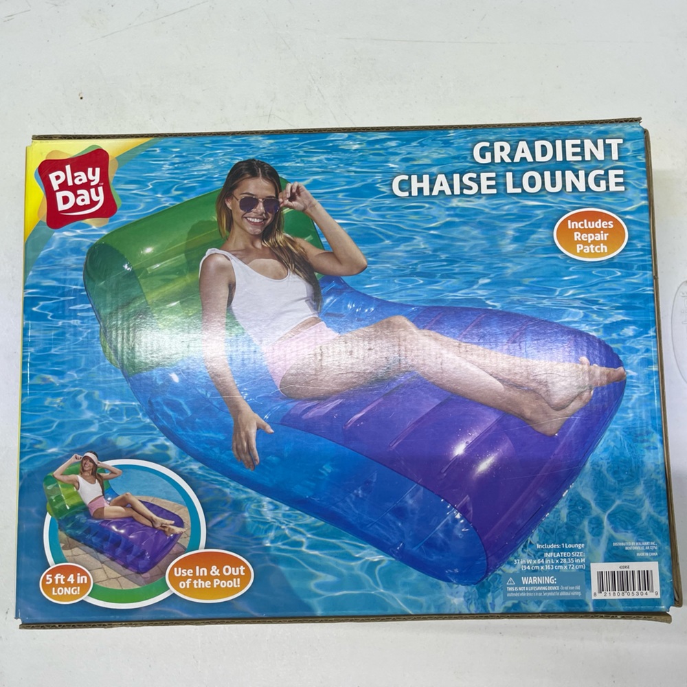 Gradient Chaise Lounge
